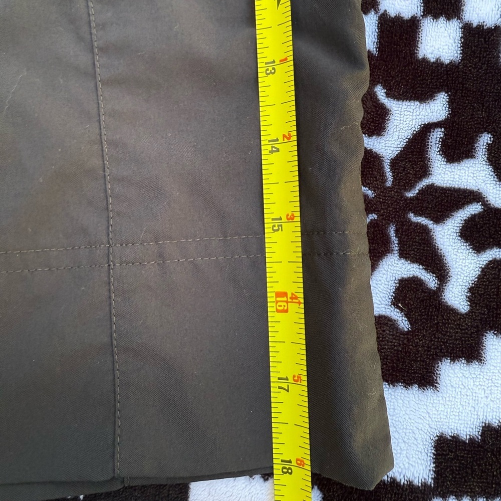 PATAGONIA Ladies Black Bermuda Shorts Size 2 - Picture 8 of 8